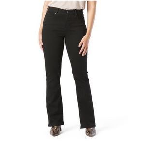 Signature Levi Mid-Rise Bootcut